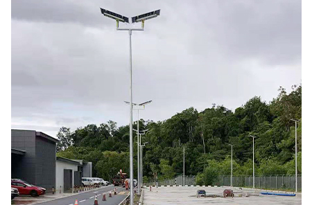 Projek lampu jalan suria di Brunei