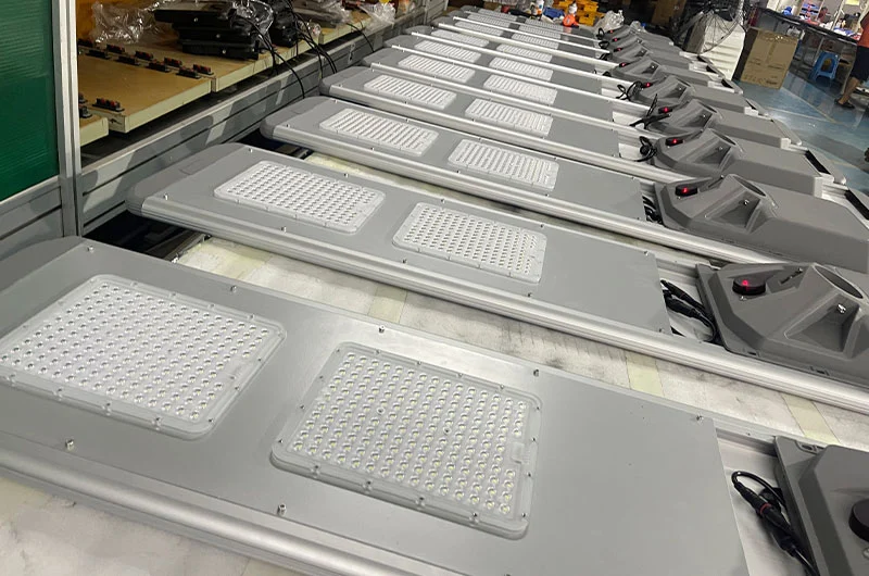 Kilang lampu suria slv