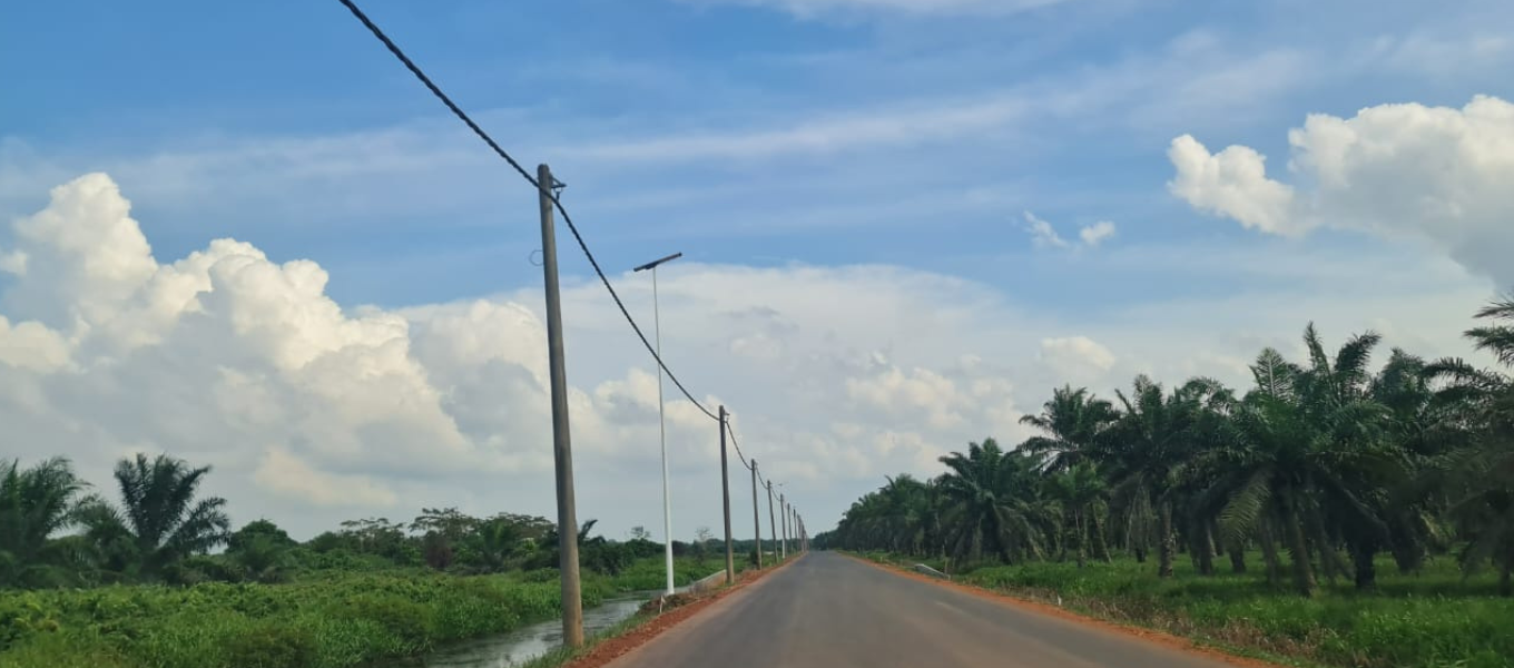 Kelebihan lampu jalan suria 100W Anern